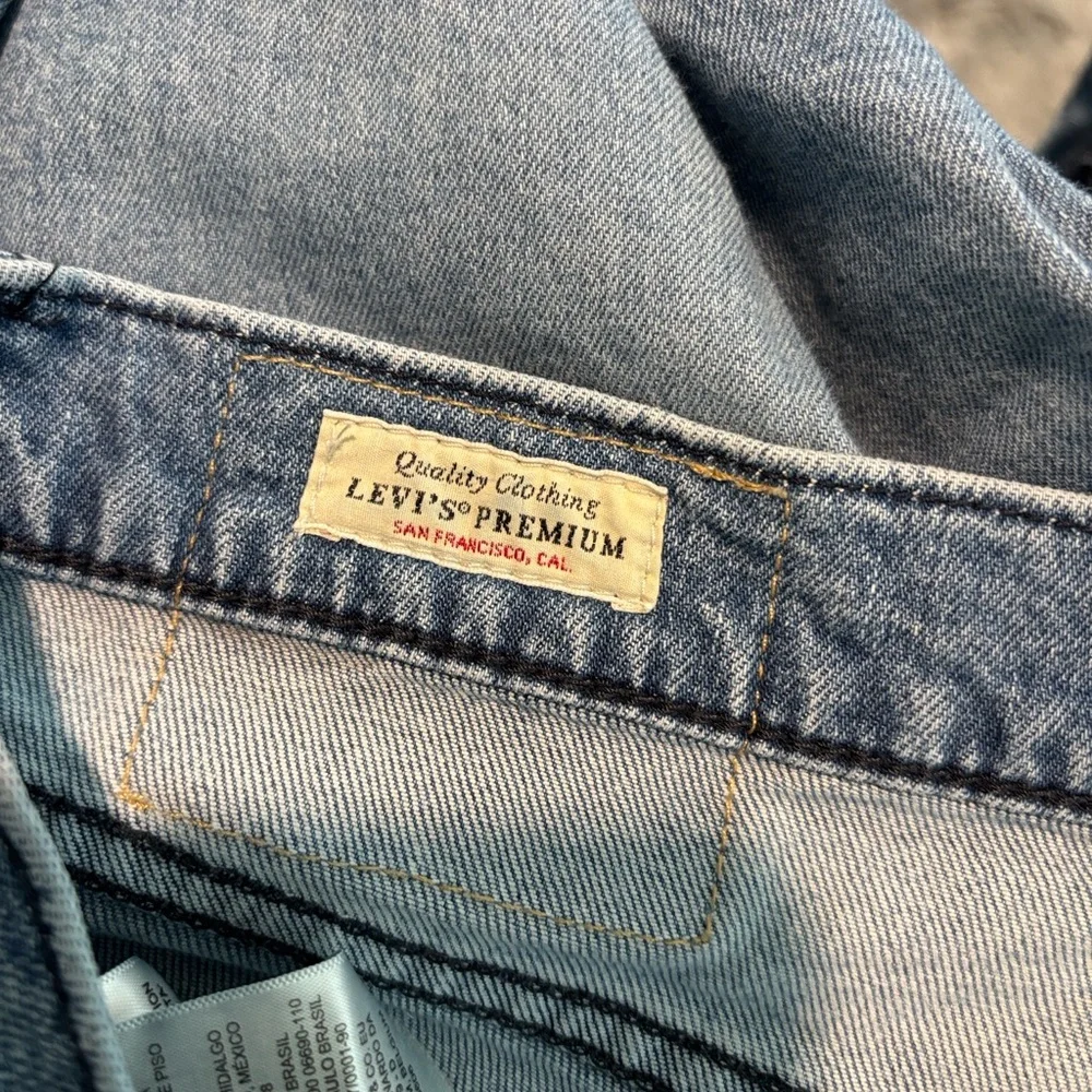 LEVIS Men’s Size 36/32L Classic Blue Denim Jeans